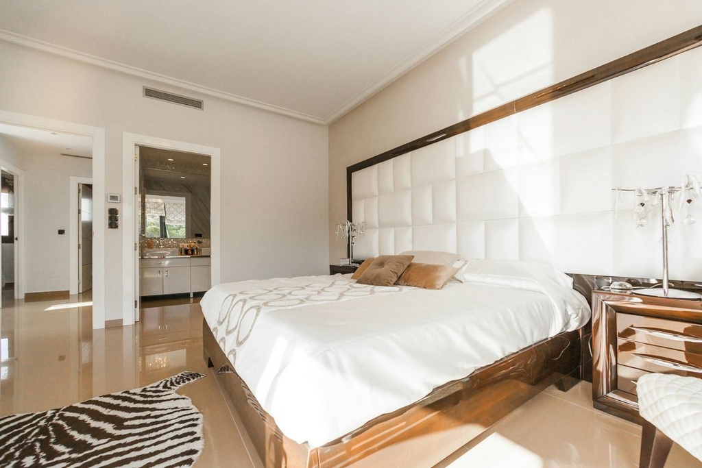 Deluxe Suite (Included, 1 pers.)